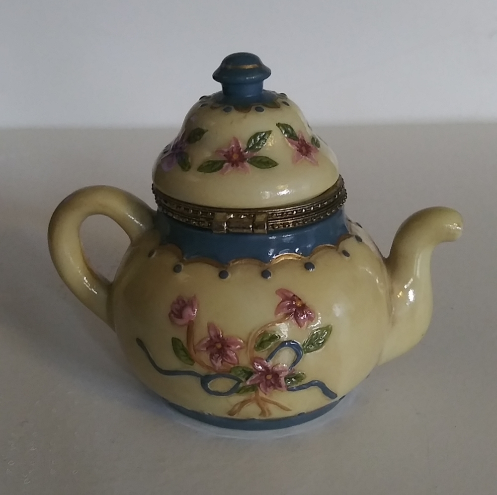 Ceramic teapot box